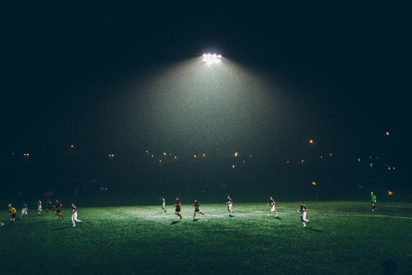 Trận đấu đêm tại giải Scoreline Sport Event