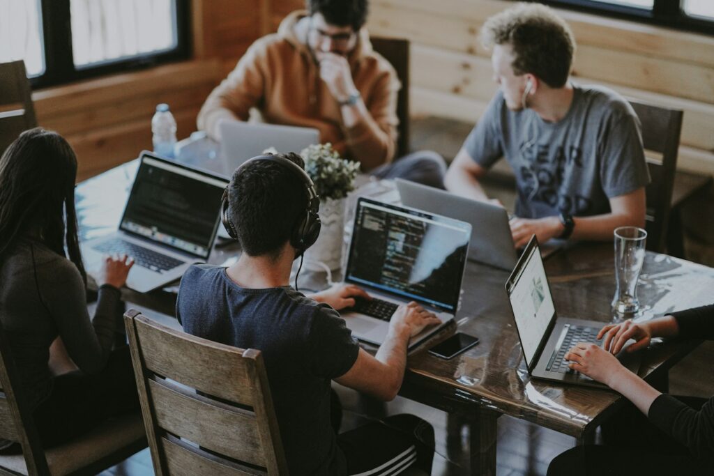 Đội ngũ thiết kế website doanh nghiệp